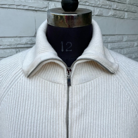 SOLD ❌ NWOT Off White ribbed woollen zipper Jacket cum Sweater - Picture 2 of 9